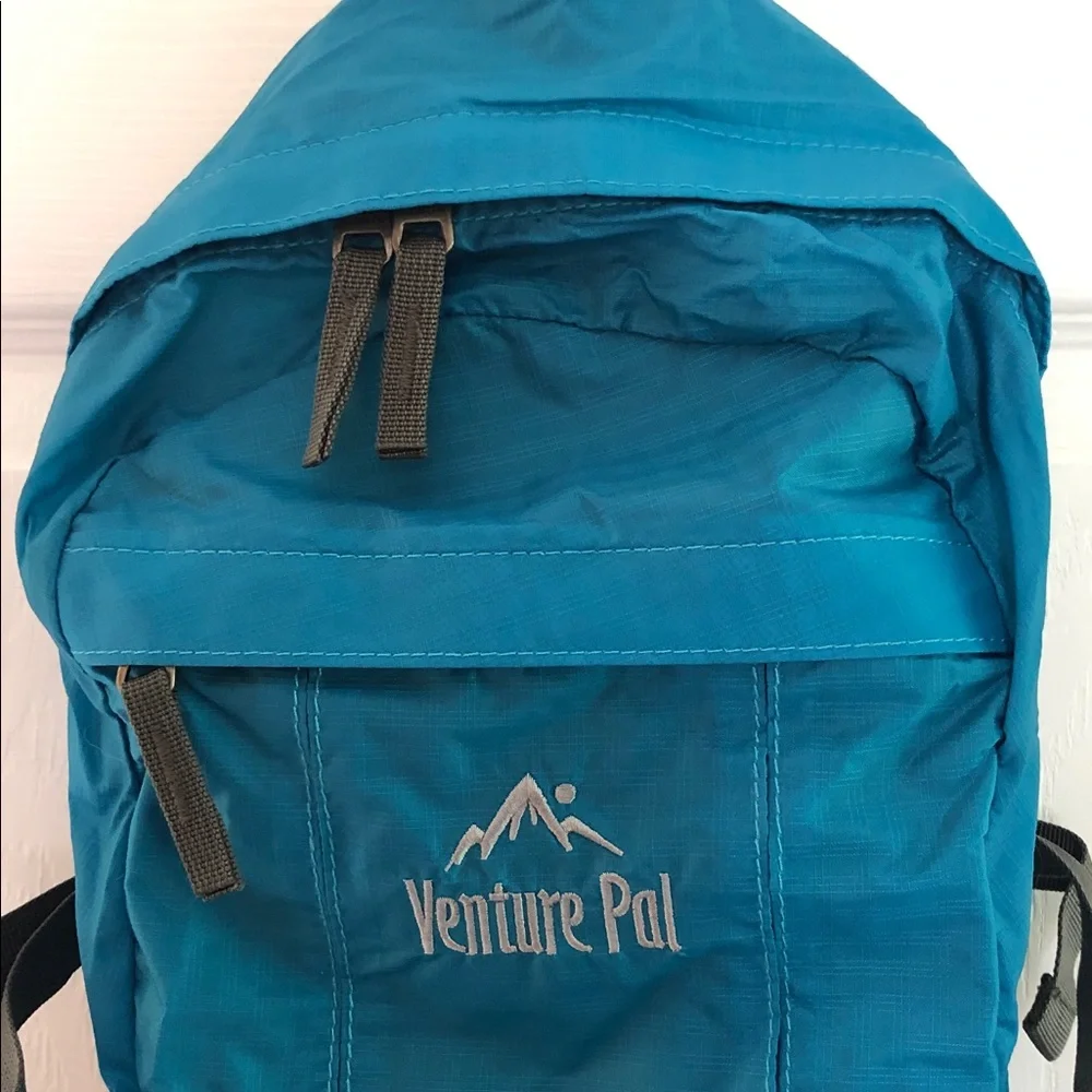 Venture Pal Field Operation 35L Ultra-light Packable Backpack, like new, blue